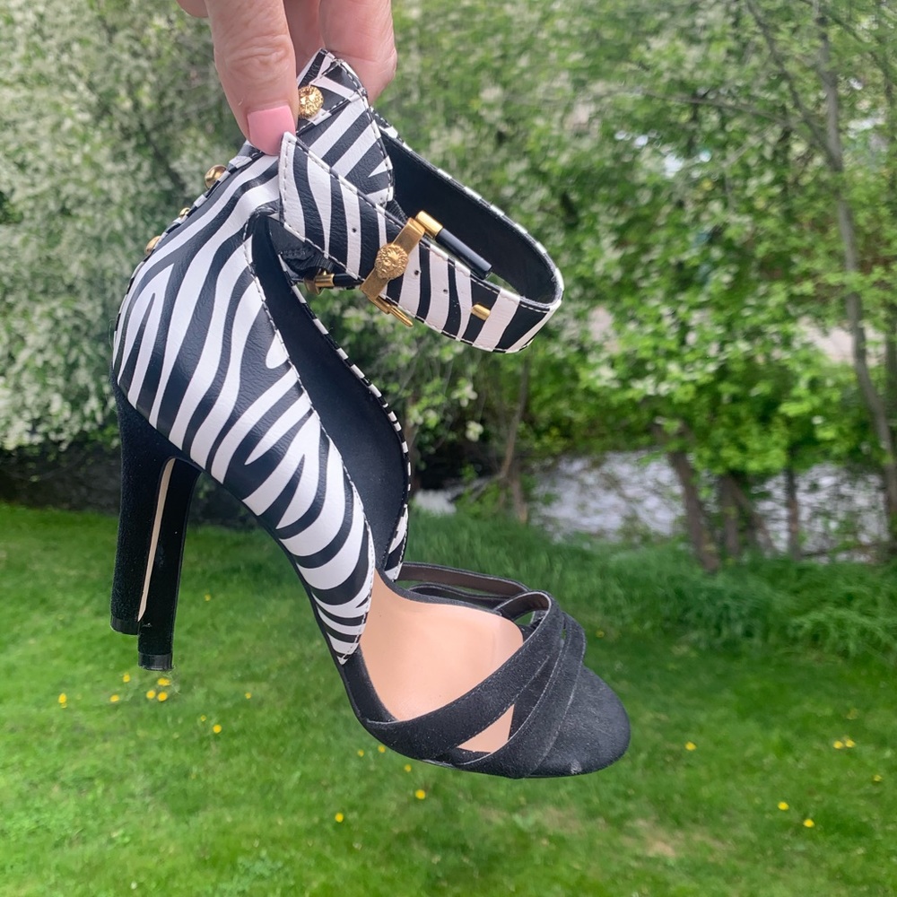 🌹 4/$30 DISNEY Call it Spring Sandals